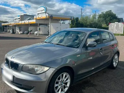 Gebraucht BMW 116 122 PS (89 kW) 2011 Grau Kleinwagen