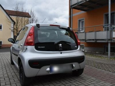 Gebraucht Peugeot 107 92 PS (67 kW) 2011 Grau Kleinwagen