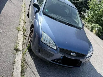 Gebraucht Ford Focus Ambiente 101 PS (74 kW) 2005 Blau Kombi