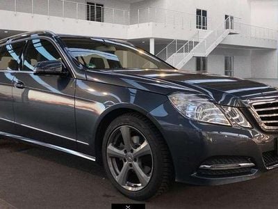Grau Gebraucht 2012 Mercedes E200 Avantgarde Kombi | 14.490 € (Fairer Preis)