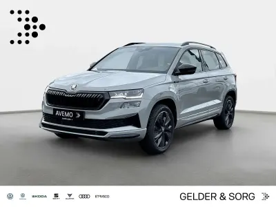 Neu Skoda Karoq SportLine 150 PS (110 kW) 2025 Moonweiss metallic SUV