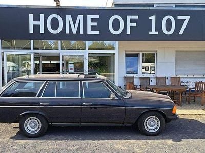 Dunkel blau (904) uni Gebraucht 1985 Mercedes E230 Kombi | 22.950 €