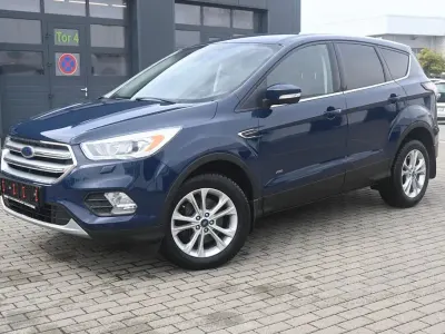 Gebraucht Ford Kuga Titanium 179 PS (131 kW) 2017 Blau SUV