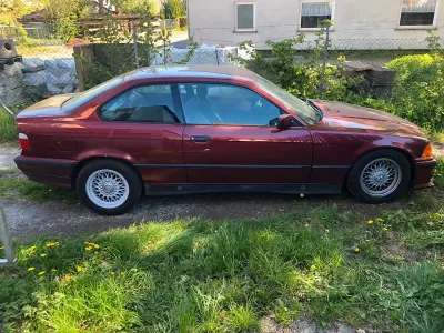 Second-hand BMW 316 102 CP (75 kW) 1994 Roșu Coupe