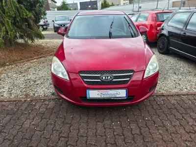 Gebraucht Kia Ceed LX 109 PS (80 kW) 2008 Rot Kleinwagen