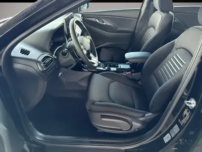Neu Hyundai i30 Comfort 101 PS (74 kW) 2025 Grau Limousine