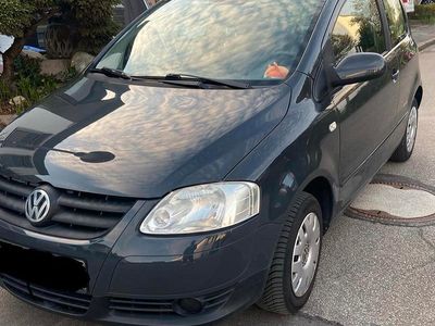 Gebraucht VW Fox 54 PS (39 kW) 2010 Schwarz Kleinwagen