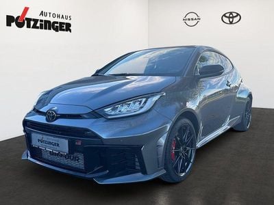 Usata Toyota Yaris 280 CV (205 kW) 2024 Argento Utilitaria