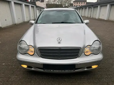 Gebraucht Mercedes C180 143 PS (105 kW) 2003 Silber Limousine