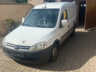 Gebraucht Opel Combo 75 PS (55 kW) 2004 Weiß Van / Kleinbus