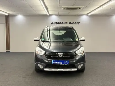 Gebraucht Dacia Lodgy Stepway 102 PS (75 kW) 2019 Grau Van / Kleinbus