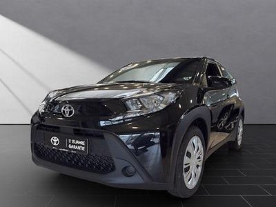 Neu Toyota Aygo X Business Edition 72 PS (52 kW) 2025 Grau SUV