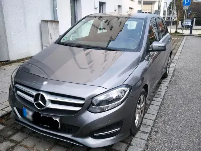 Gebraucht Mercedes B180 122 PS (89 kW) 2016 Braun Kleinwagen