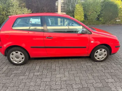 Gebraucht VW Polo Basis 64 PS (47 kW) 2003 Rot Limousine
