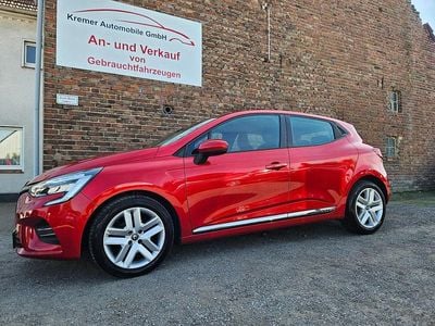 Begagnad Renault Clio V Experience 101 HK (74 kW) 2021 Röd Halvkombi