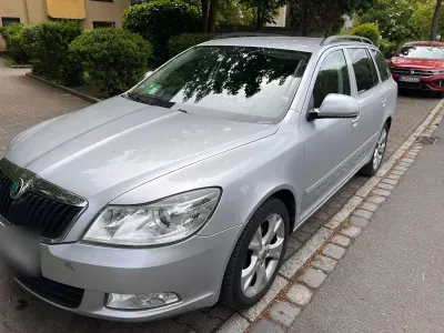 Używany Skoda Octavia Elegance 105 KM (77 kW) 2011 Srebrny Kombi