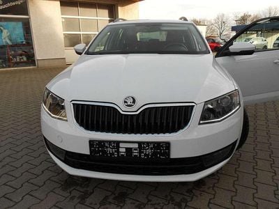 Gebraucht Skoda Octavia 150 PS (110 kW) 2016 Weiß Kleinwagen