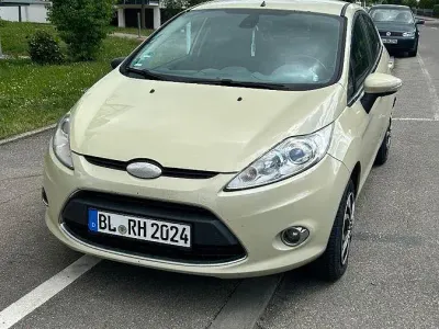 Gebraucht Ford Fiesta 90 PS (66 kW) 2009 Andere farben Kleinwagen