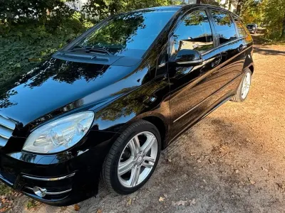 Gebraucht Mercedes B200 136 PS (100 kW) 2008 Schwarz Van / Kleinbus