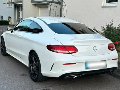 Gebraucht Mercedes 250 211 PS (155 kW) 2016 Weiß Coupé