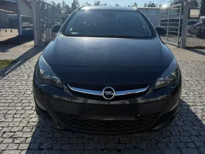 Second-hand Opel Astra Style 165 CP (121 kW) 2014 Negru Break