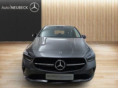 Gebraucht Mercedes B220 Progressive 190 PS (139 kW) 2024 Lack mountaingrau Van / Kleinbus