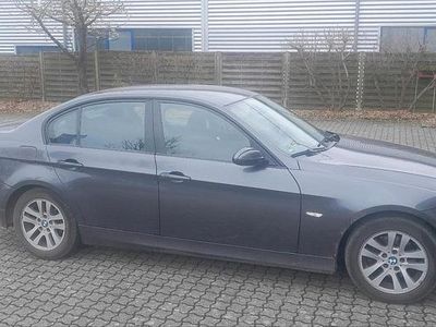 Gebraucht BMW 320 163 PS (119 kW) 2005 Grau Limousine