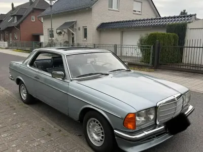 Gebraucht Mercedes 230 136 PS (100 kW) 1981 Blau Coupé