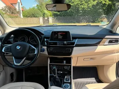 Gebraucht BMW 218 Active Tourer Luxury Line 136 PS (100 kW) 2015 Silber Van / Kleinbus