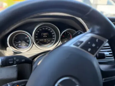 Używany Mercedes E220