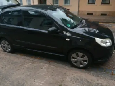 Gebraucht Chevrolet Aveo 84 PS (61 kW) 2010 Schwarz Kleinwagen