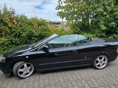 Gebraucht Opel Astra 101 PS (74 kW) 2001 Schwarz Cabrio