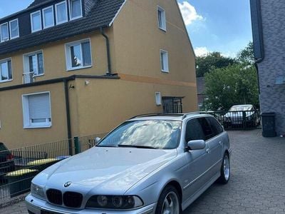 BMW 525