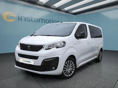 Gebraucht Peugeot Traveller 144 PS (105 kW) 2022 Weiß Van / Kleinbus