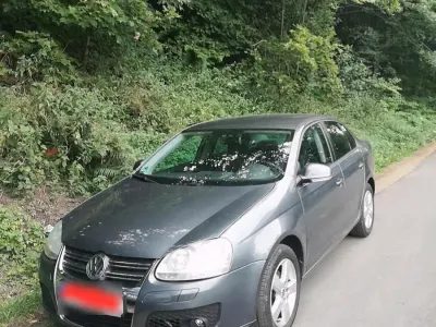 Begagnad VW Jetta 102 HK (75 kW) 2008 Grå Sedan