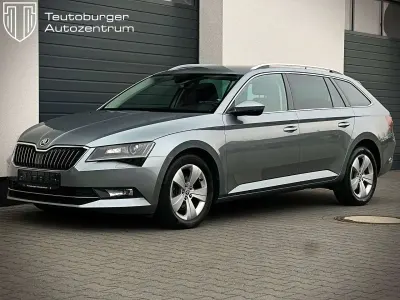 Gebraucht Skoda Superb Style 150 PS (110 kW) 2019 Grau Kombi