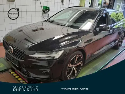 Gebraucht Volvo V60 Plus 197 PS (144 kW) 2024 Schwarz Kombi