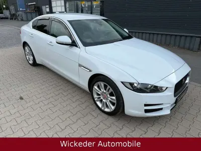 Gebraucht Jaguar XE Prestige 179 PS (131 kW) 2017 Weiß Limousine