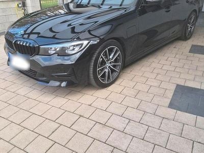 Gebraucht BMW 330e Advantage 292 PS (214 kW) 2019 Schwarz Limousine