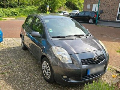 gebraucht Toyota Yaris 1,4-l-D-4D Sol Sol