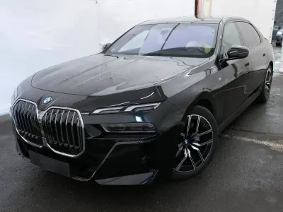 Gebraucht BMW 740 M Sport 286 PS (210 kW) 2025 Schwarz Limousine