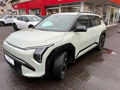 Grün Gebraucht 2024 Kia EV3 Comfort SUV | 39.900 € (Fairer Preis)