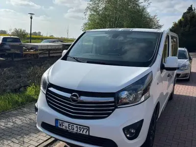 Gebraucht Opel Vivaro Sport 145 PS (106 kW) 2017 Weiß Van / Kleinbus