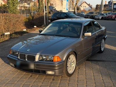 Gebraucht BMW 325 Sport Line 192 PS (141 kW) 1994 Grau Coupé