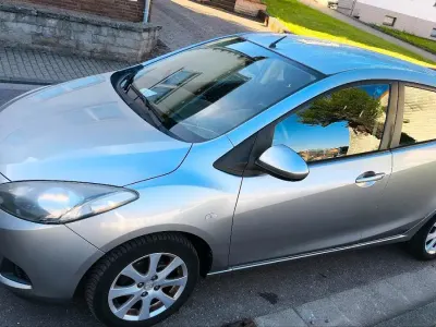 Gebraucht Mazda 2 75 PS (55 kW) 2009 Silber Kleinwagen