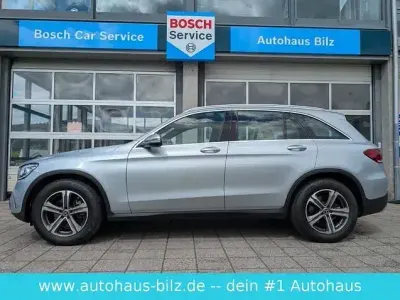 Gebraucht Mercedes GLC200 211 PS (155 kW) 2020 Silber SUV