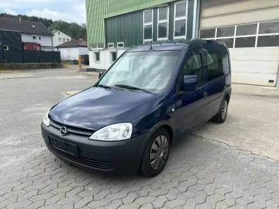Gebraucht Opel Combo 101 PS (74 kW) 2011 Blau