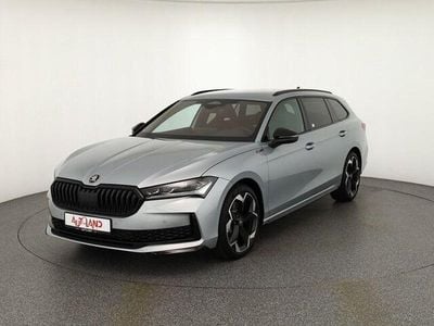 Neu Skoda Superb SportLine 204 PS (150 kW) 2025 Silber Kombi