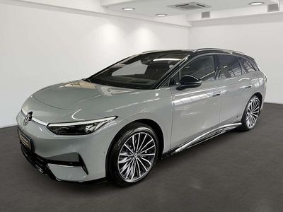 Gebraucht VW ID.7 Pro 210 kW (286 PS) 2026 Mondsteingrau / schwarz uni Kombi