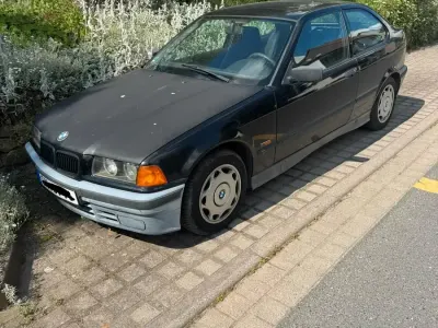 Gebraucht BMW 316 Compact Basis 102 PS (75 kW) 1995 Schwarz Kleinwagen